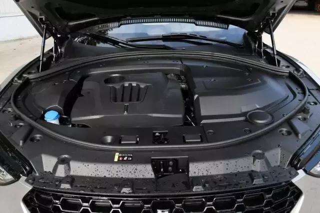 汽車發(fā)動(dòng)機(jī)機(jī)蓋.jpg 汽車發(fā)動(dòng)機(jī)機(jī)蓋.jpg